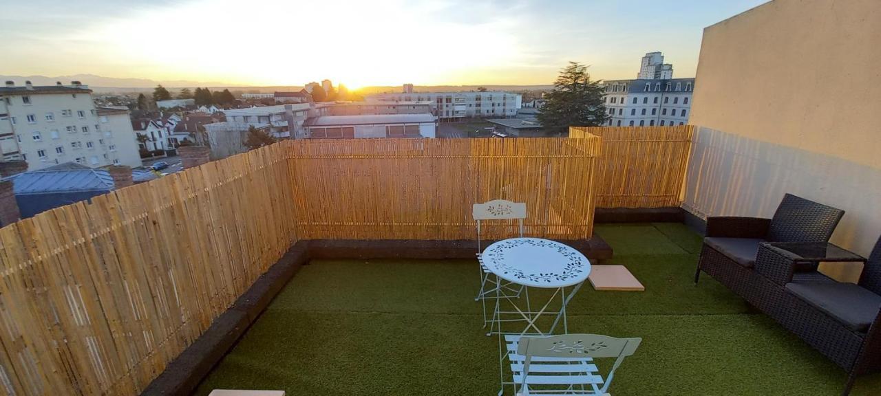 Апартаменты Le Belvedere Dernier Etage Avec Terrasse Wifi Fibre Тарб Экстерьер фото